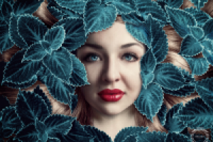 Девушка в листьях