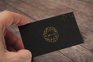 Логотип магазина одежды