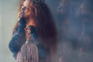 Заблудившаяся в лабиринтах времени.