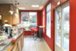 Магазин с посадочными местами