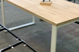 стол в стиле лофт