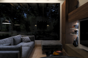 Дизайн интерьера гостиной и кухни загородного дома.