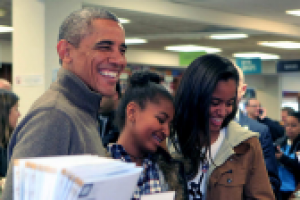 Обама планирует и дальше оставаться в Вашингтоне, пока его...