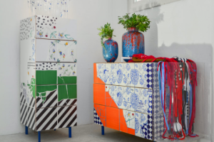 Комоды Дарьи Васильковой в галерее Россаны Орланди на Сардинии