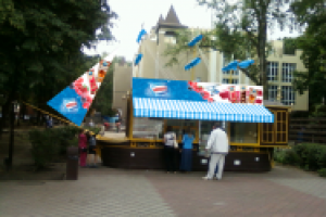 концепт торгового павильона нестле в парке