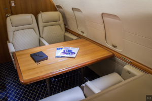 Интерьер частного воздушного судна (Challenger 604)