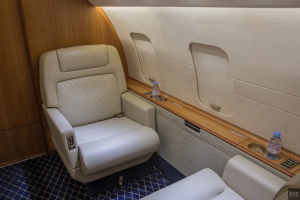 Интерьер частного воздушного судна (Challenger 604)