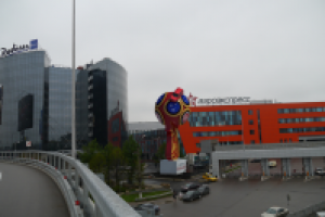 Стела для KIA, стилизация под кубок FIFA