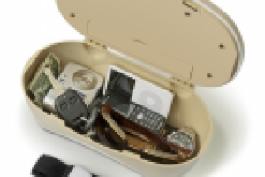 Как сохранить ценные вещи и деньги во время отдыха