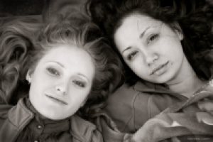 Две девушки