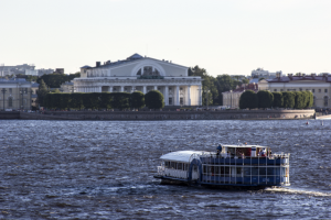 Корабль на Неве