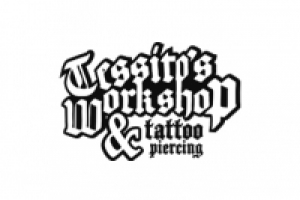 Эмблема студии пирсинга и татуировки