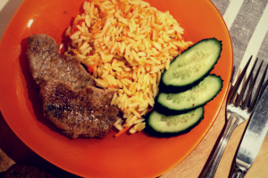 Медальоны из свинины с рисом