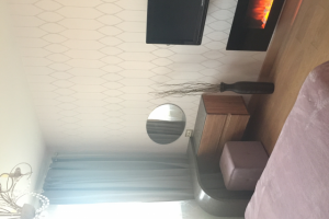 Туалетный столик из массива ясеня, декорированный камнем