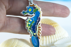 Подвеска "Морской конек". Серебро, перегородчатая горячая эмаль