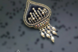 разработка логотипа для авторских украшений Natalie Moor