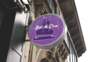 Вывеска бара-клуба "Divan-Goulash"