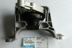 Опора двигателя правая Mazda 3 BK 1.6 подушка, BEA239060