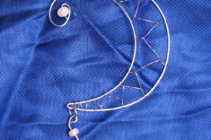 Елочная игрушка "Месяц"