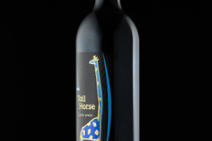 реклама алкогольных напитков - вино Toll Horse