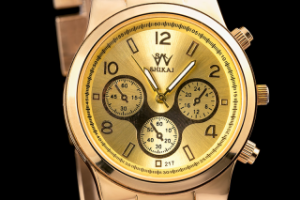 реклама золотых наручных часов фирмы SHIKAI