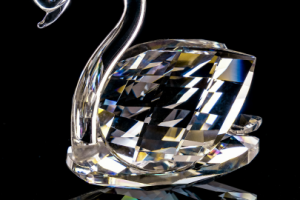 реклама стеклянной продукции - сувенирные фигурки из хрусталя