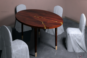 Стол в гостиную