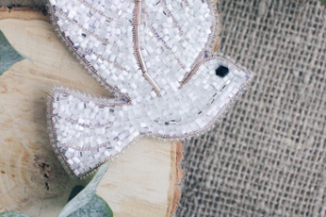 Брошь из бисера