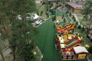 Искусственный газон в ОХТА парке