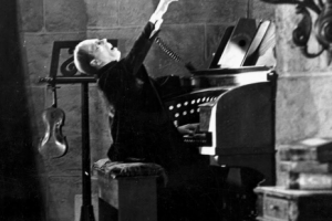 А без музыки не хочется пропадать: о саундтреках к хоррорам