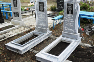 Памятники из мрамора