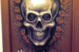 Оформление двери в Тату салоне