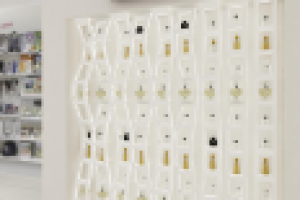 Парфюмерная витрина навесная 2