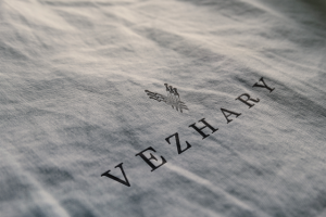 Логотип Vezhary