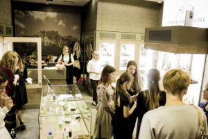 Репортажная фотосъёмка в Ювелирном магазине