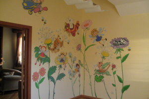 Роспись стен детской в частном доме