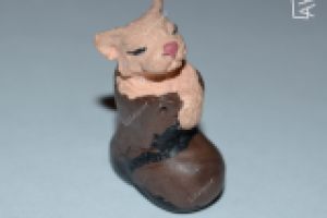 Кот в сапожке из пластики