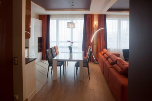 Квартира на ВДНХ ,шелковые занавеси