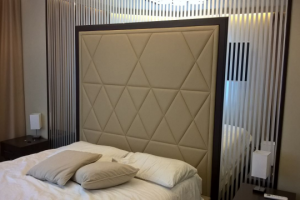 Текстильное панно как изголовье кровати