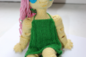 Вязаная шарнирная кукла Флаттершай