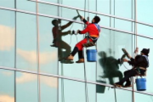 Влажная уборка фасада