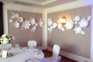 Оформление свадьбы бумажными цветами