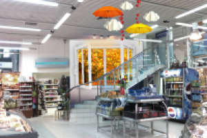 Осеннее оформление торговых залов "Алые Паруса"