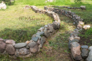 ландшафтный дизайн – строительство дорожки в каменном обрамлении