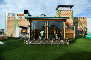 Художественное оформление лаундж-терассы "На Высоте"