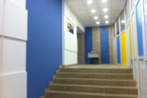 Фойе лицея-интерната естественных наук в г.Саратове.