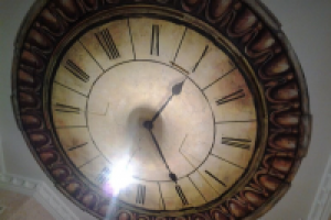 Роспись потолка Часы.