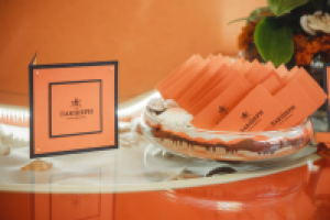 Приглашение и визитки для салона красоты Лакшери (г.Орел)