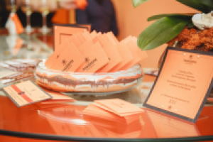 Приглашение и визитки для салона красоты Лакшери (г.Орел)