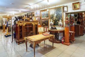 Антикварный магазин